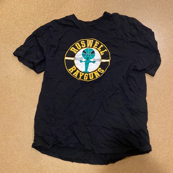 Roswell ray guns Nike tee - Picture 1 of 1